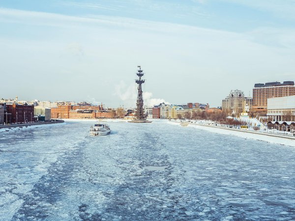 Comment organiser une visite des monastères perchés du Monténégro?